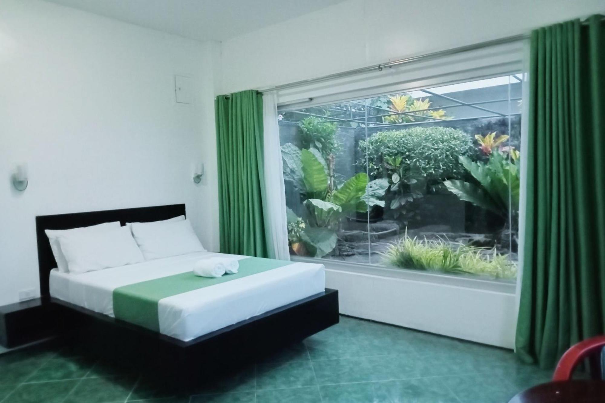 Garin Farm Pilgrimage Resort Powered By Cocotel San Joaquin Room photo