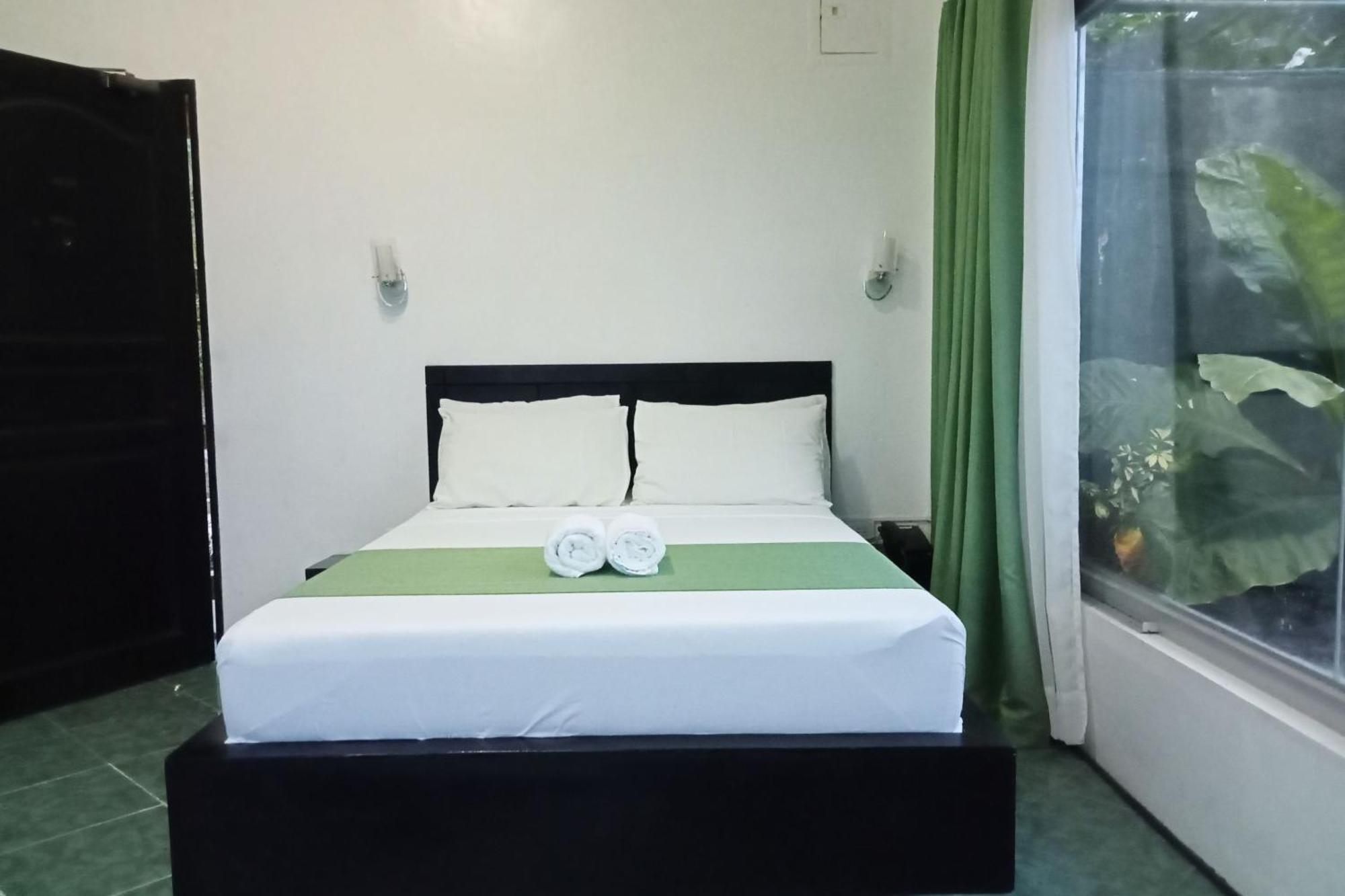 Garin Farm Pilgrimage Resort Powered By Cocotel San Joaquin Room photo