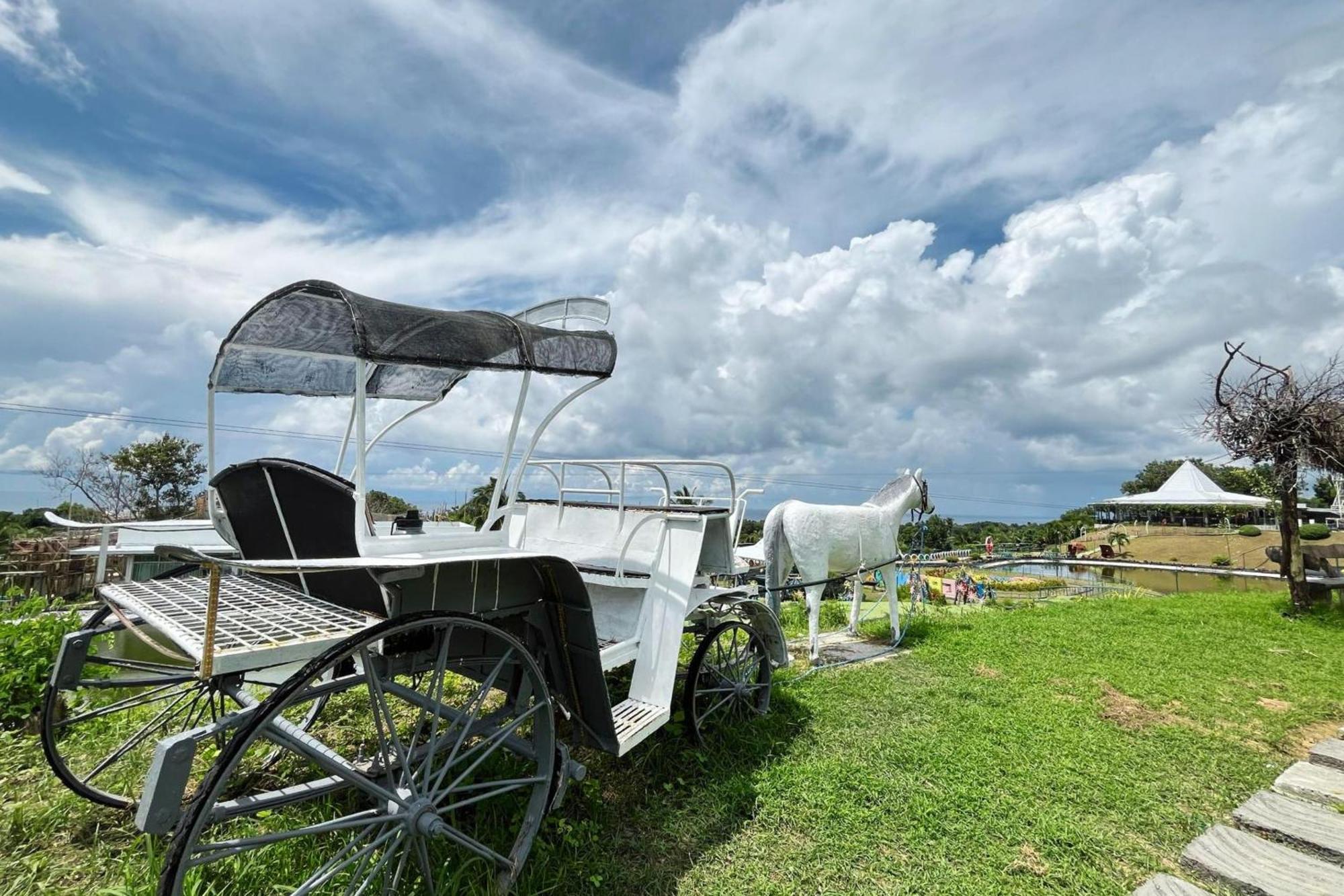 Garin Farm Pilgrimage Resort Powered By Cocotel San Joaquin Exterior photo